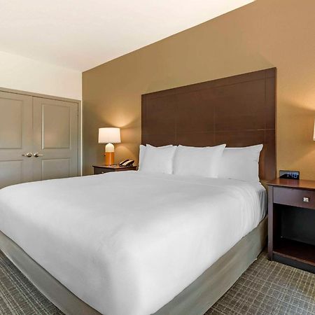 Comfort Inn & Suites Verona At Turning Stone Resort Casino Esterno foto