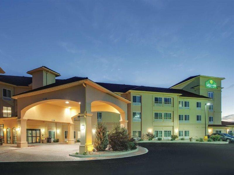 Comfort Inn & Suites Verona At Turning Stone Resort Casino Esterno foto