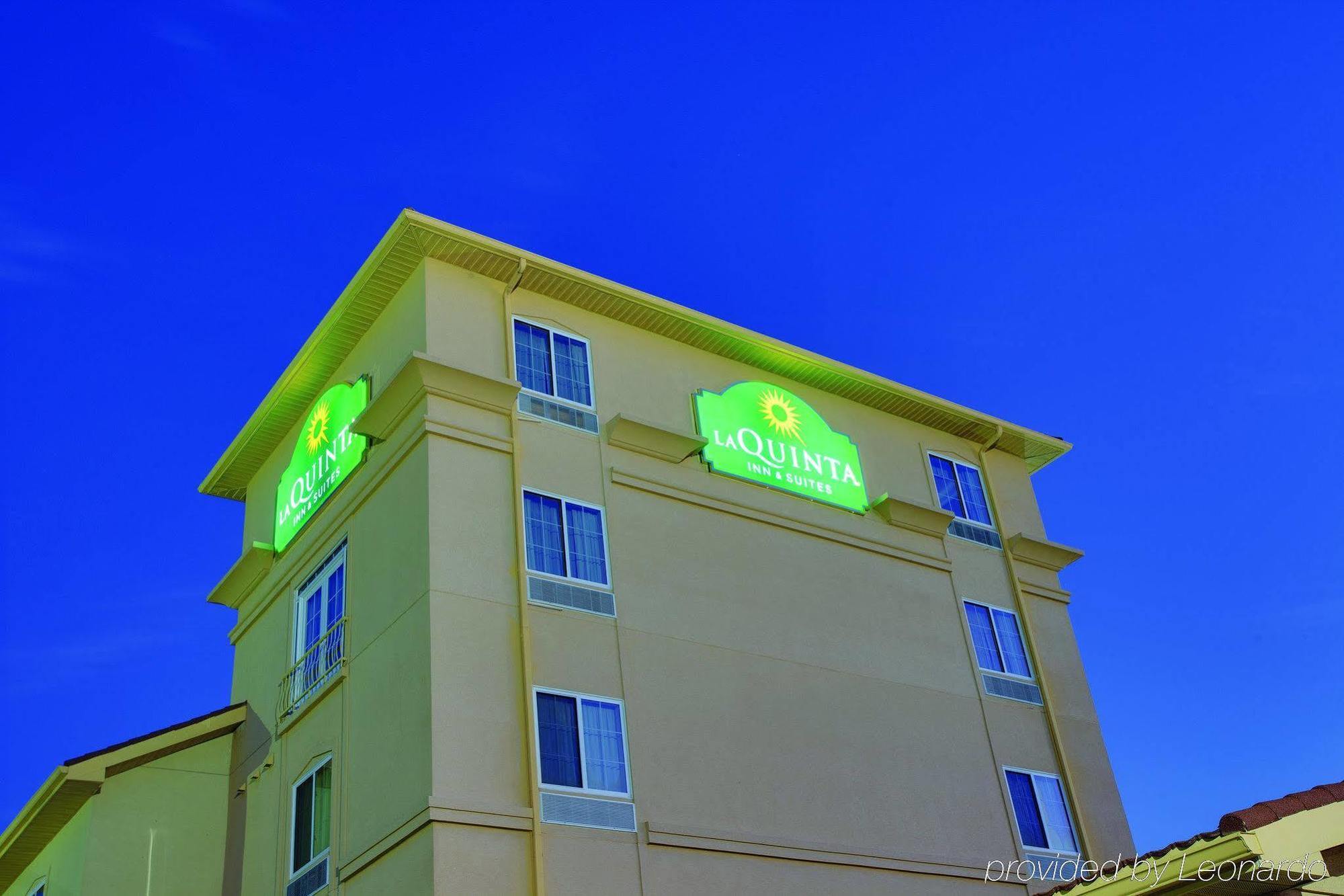 Comfort Inn & Suites Verona At Turning Stone Resort Casino Esterno foto